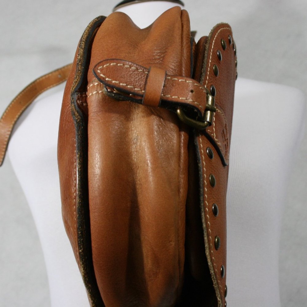 Patricia Nash Brown Italian Pebble Leather Crossbody Saddle Bag w/ Rivets VGC - Picture 8 of 14